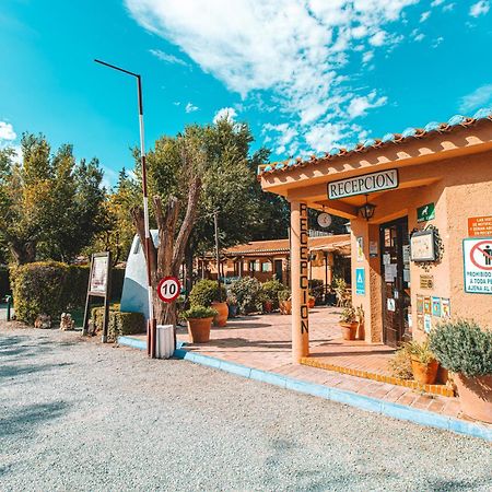 Camping & Bungalows Suspiro Del Moro Otura Bagian luar foto