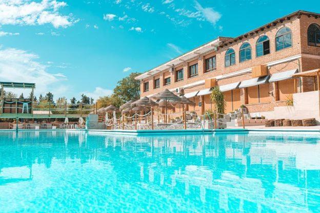 Camping & Bungalows Suspiro Del Moro Otura Bagian luar foto