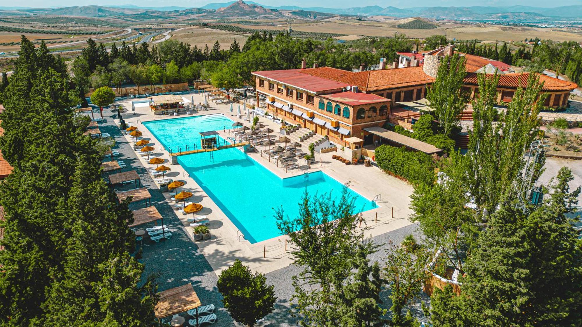 Camping & Bungalows Suspiro Del Moro Otura Bagian luar foto